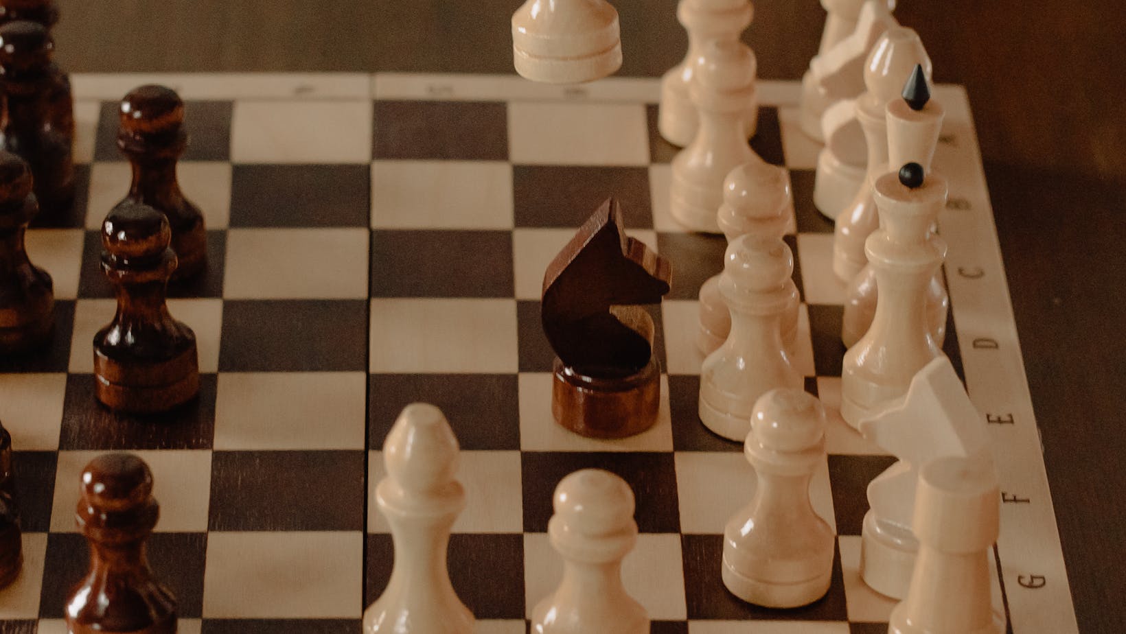 does playing chess help you improve your strategic thinking